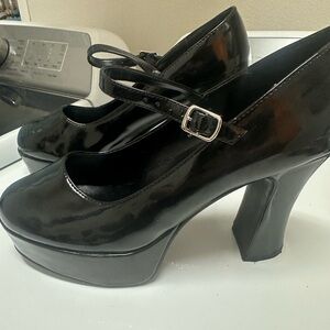 Black Platform Mary-Jane Patent Leather Shoes
